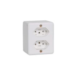 2 TOMADAS FIXAS SOBREPOR BIPOLAR 2P + T 10A 250V